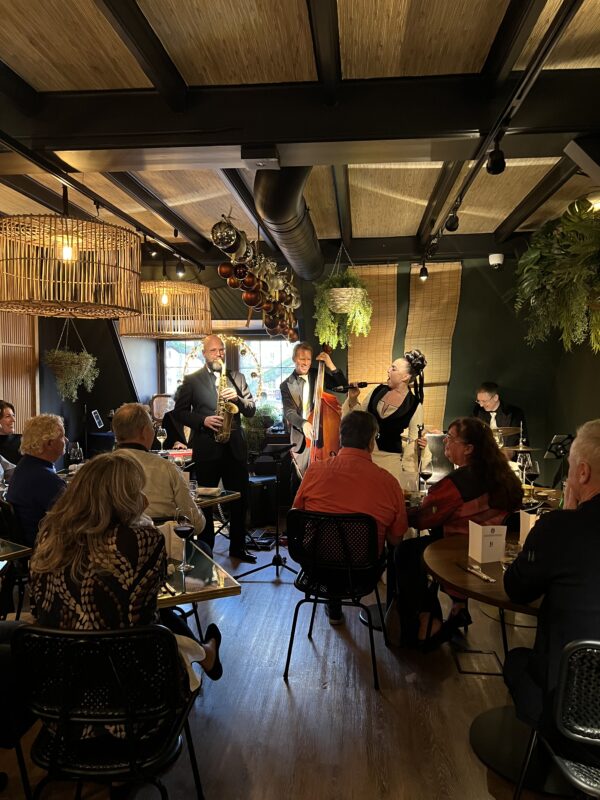 Jazz and Wine concert - Laren - Ron Gastrobar Indonesia - Afbeelding 2